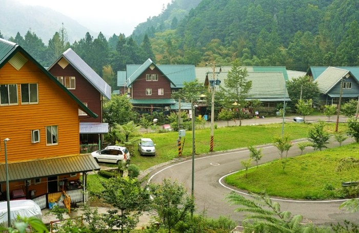 得恩亞納社區小瑞士合掌村 得恩亞納社區小瑞士合掌村