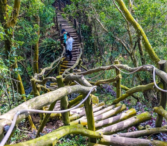 獅頭山牌樓登山步道 獅頭山牌樓登山步道
