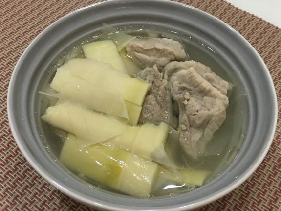 桂竹筍煮湯 桂竹筍煮湯