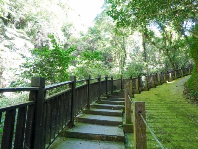 獅頭山牌樓登山步道 獅頭山牌樓登山步道