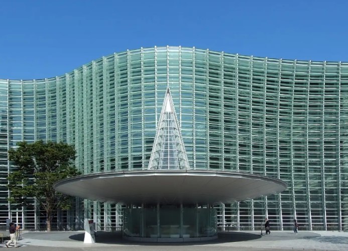 國立新美術館 國立新美術館