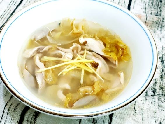 酸菜湯 酸菜湯