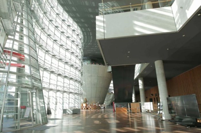 國立新美術館 國立新美術館