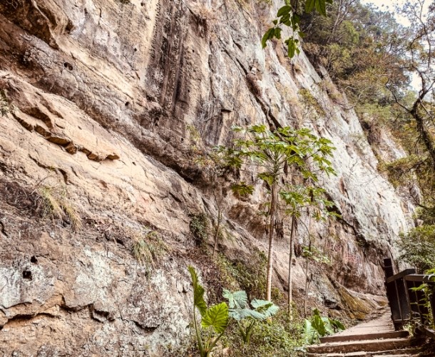 獅頭山牌樓登山步道 獅頭山牌樓登山步道