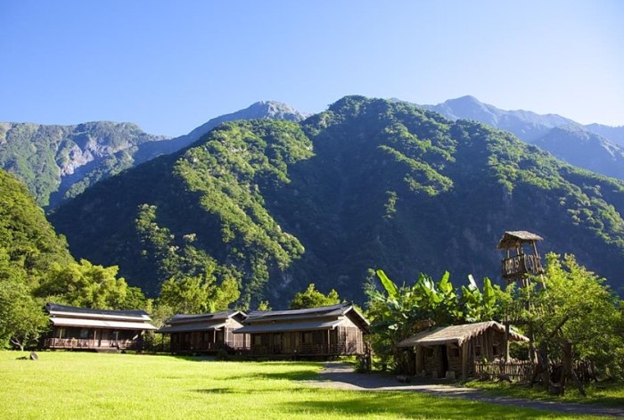 山月村