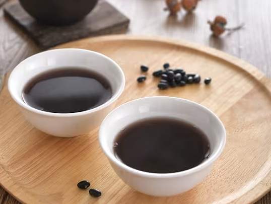 黑豆水功效 黑豆水功效