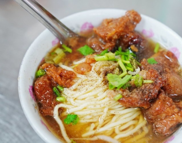 清水排骨酥麵 清水排骨酥麵
