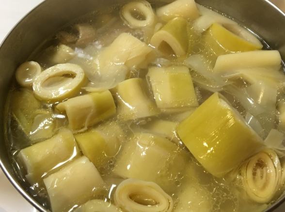 桂竹筍煮湯 桂竹筍煮湯