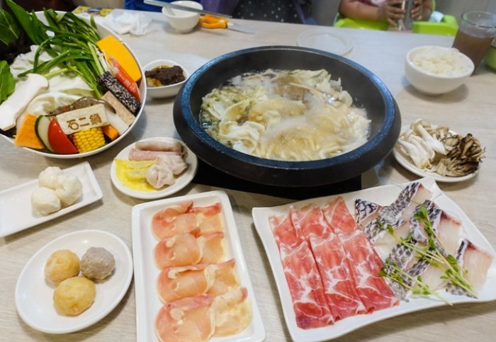 新營家樂福美食街 新營家樂福美食街