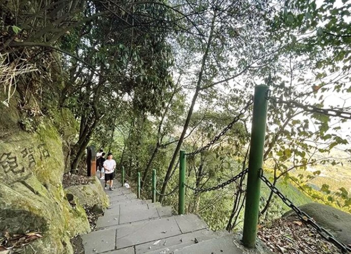 獅頭山牌樓登山步道 獅頭山牌樓登山步道