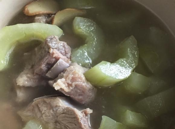 大黃瓜排骨湯 大黃瓜排骨湯