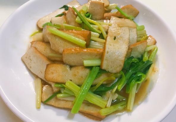 芹菜炒豆乾 芹菜炒豆乾