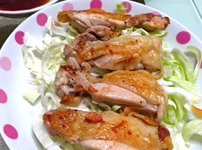 煎雞腿 煎雞腿
