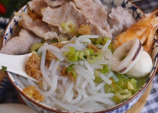 紫芋芋頭米粉湯