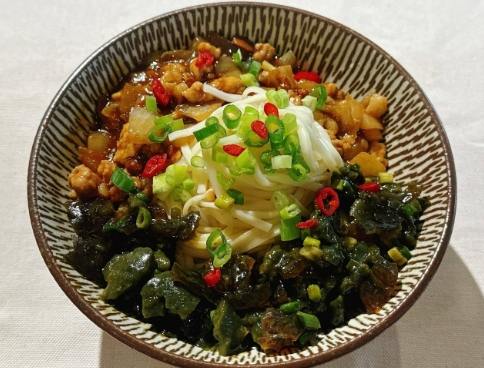 皮蛋肉醬麵 皮蛋肉醬麵
