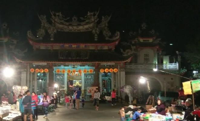 禮拜一夜市美食 禮拜一夜市美食
